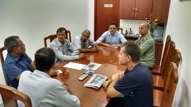 Reunião entre Vereadores e Servidores da Prefeitura Municipal.